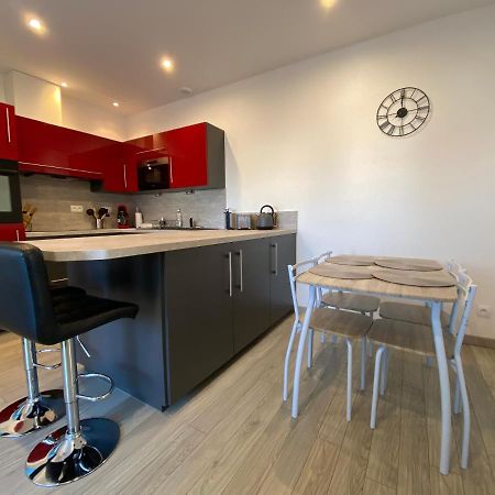 Jolie Maison, Jardin Et Parking Desertines  Exterior foto