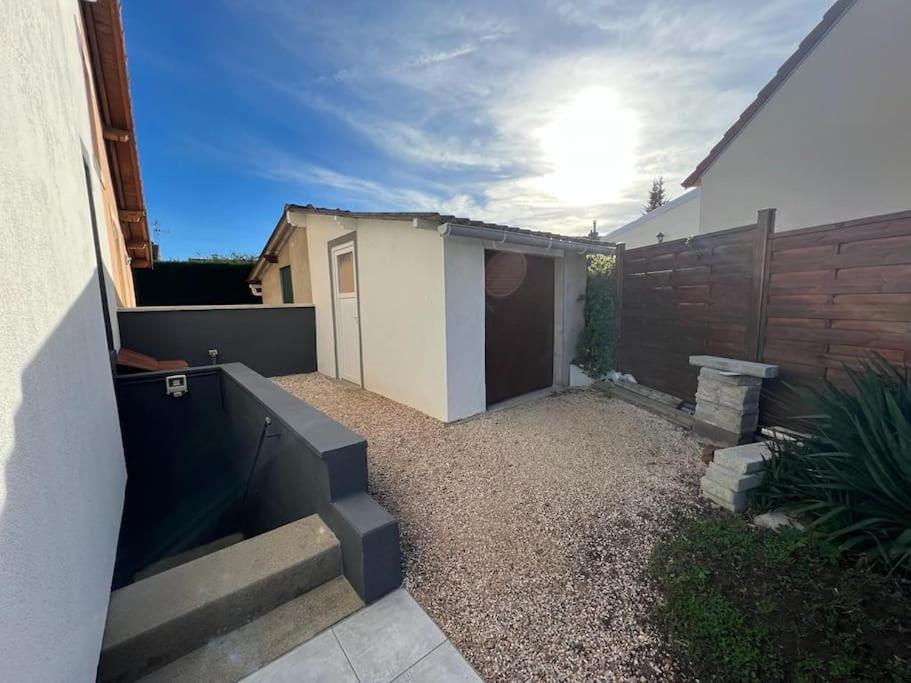 Jolie Maison, Jardin Et Parking Desertines  Exterior foto