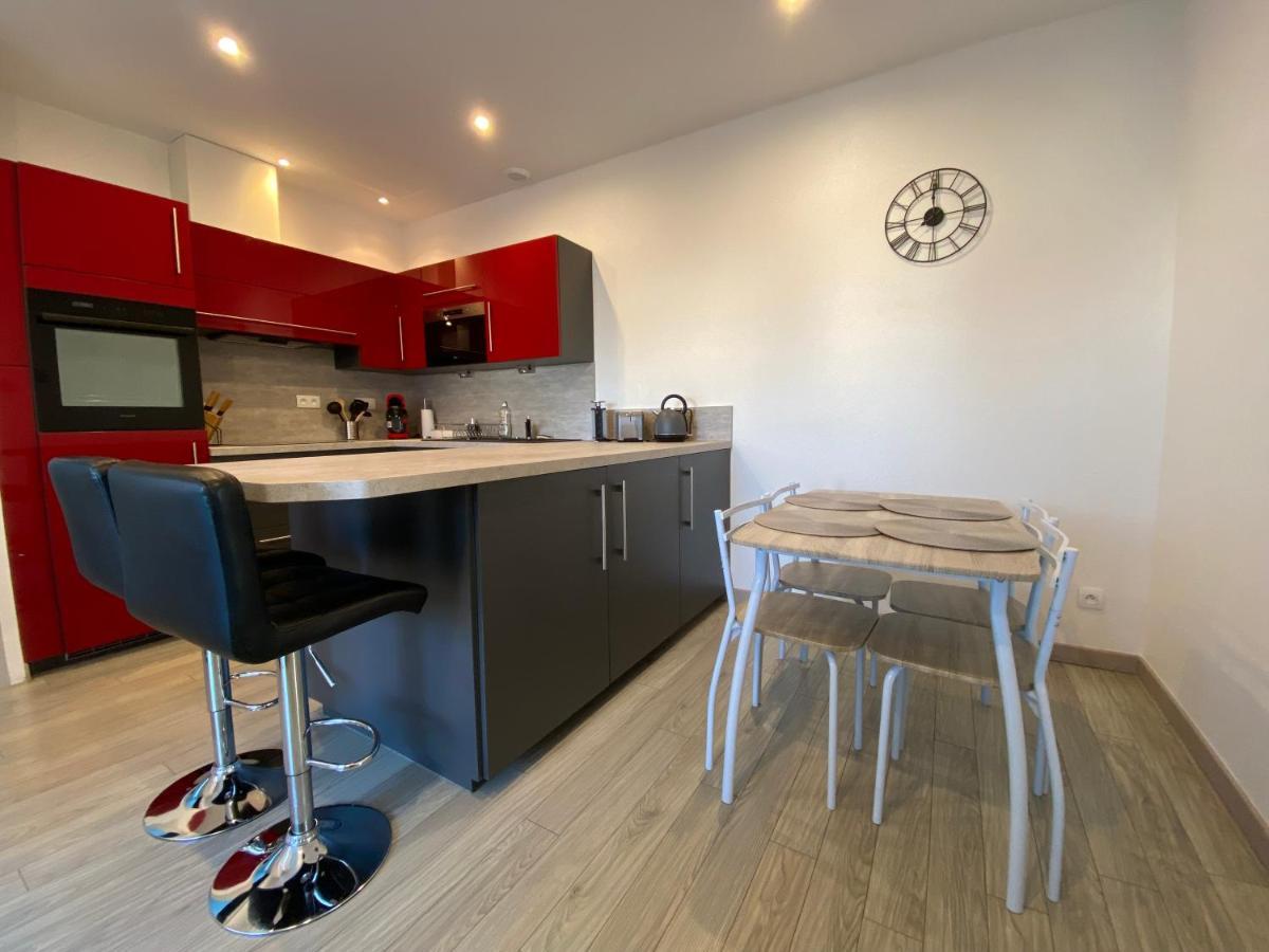 Jolie Maison, Jardin Et Parking Desertines  Exterior foto